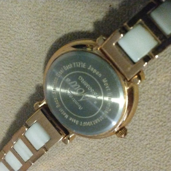 Armitron Ladies Ceramic Now Ladies Watch 7"Gold Tone - Picture 5 of 5